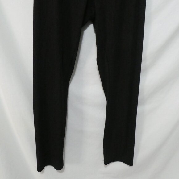 SHEIN - Curve | 1XL | Textured Ribbed Black Stretchy Leggings - Picture 7 of 16